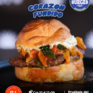 Sogamoso 🍔 Rito Rooftop @ritorooftop 🔥 Participante Oficial del Super Burger Fest Boyacá 2025
📍Cra 10 # 12-08 - Sogamoso
.
⭐️CORAZÓN FUNDIDO:
Pan de croisant
Carne angus rellena de queso Paipa
Mermelada de tomate cherry mezclada con queso crema y tocineta crunch
Rúgula
.
Pruébala del 14 al 23 de noviembre por solo $18.000 en el Restaurante.
.
#boyaca #burgerfest #lasupersona #superburgerfest #Sogamoso