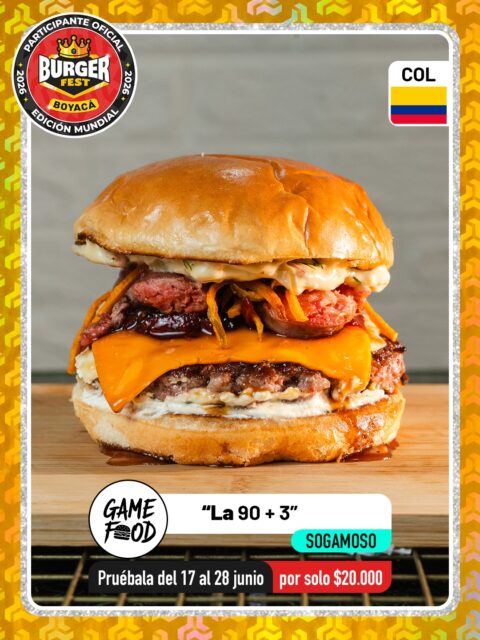 Sogamoso 🍔 Game Food @gamefoodboyaca 🔥 Participante Oficial del Burger Fest Boyacá 2026 🍔 Edición Mundial 🏆
📍Calle 19 #11a-63 El Laguito Sogamoso .
“La 90+3”
País:🇨🇴Colombia
Una combinación que reúne los sabores más representativos de Boyacá: el carácter del queso Paipa, la tradición de la longaniza de Sutamarchán, el toque dulce y ahumado de la mermelada de tocineta y el irresistible sabor de los chips de ahuyama. Una hamburguesa creada para honrar nuestras raíces colombianas en cada mordisco.  🍔 Ingredientes:
* Pan brioche artesanal
* Plancha de queso crema
* 130 g de puro Power de Res 
* Queso Paipa tajado
* Queso cheddar artesanal de Ciénega, Boyacá
* Mermelada de tocineta y cebolla caramelizada.
* Longaniza de Sutamarchán
* Meros chips de ahuyama boyacense
* Salsa bacon de la casa
.
🕑Horarios: 
De 5:00 pm a 10:30 pm
.
Pruébala del 17 al 28 de junio por solo $20.000 mil pesos en el lugar.