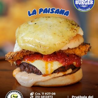 Sogamoso 🍔 Los JJJ’s Food @los3jjjs 🔥 Participante Oficial del Super Burger Fest Boyacá 2025
📍Carrera 11 #27-08 al lado de la Uniboyacá
📍Carrera 11 #3sur bomba la Virginia
.
⭐️LA PAISANA:
- Pan brioche artesanal
- ⁠Salsa chipotle
- ⁠Carne 100% de res
- ⁠Queso doble crema
- ⁠Mermelada de pimentón
- ⁠Bastones de pollo crispy empanizados con doritos
- ⁠Salsa mornay
- ⁠Cubierta de queso paipa gratinado
.
Pruébala del 14 al 23 de noviembre por solo $18.000 en el Restaurante.
.
#boyaca #burgerfest #lasupersona #superburgerfest #Sogamoso