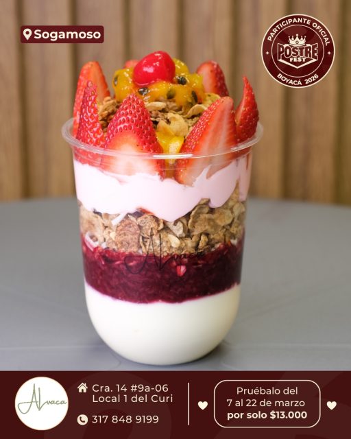Sogamoso 🍰 Alvaca @alvaca_sog ✨ Participante Oficial del Postre Fest Boyacá 2026 
📍Cra. 14 #9a-06 Local 1 del Curi - Sogamoso
.
 “Esencia Andina Framora”
Es un postre saludable y no convencional que celebra la armonía entre lo natural y lo artesanal. Capas perfectamente equilibradas de yogur griego cremoso se entrelazan con nuestra mermelada Framora, una vibrante fusión de fresa, mora y arándanos que despierta los sentidos. La granola aporta textura y carácter, mientras nuestra exclusiva crema parfait de la casa envuelve el conjunto con suavidad. Coronado con fresas y trozos de mango, crujiente final de granola, toque de mermelada Amaru y una cereza fresca que hace el conjunto perfecto!
.
Pruébalo del 7 al 22 de marzo por solo $13.000 mil pesos en el lugar.
.
#postrefest #boyaca #postres #sogamoso